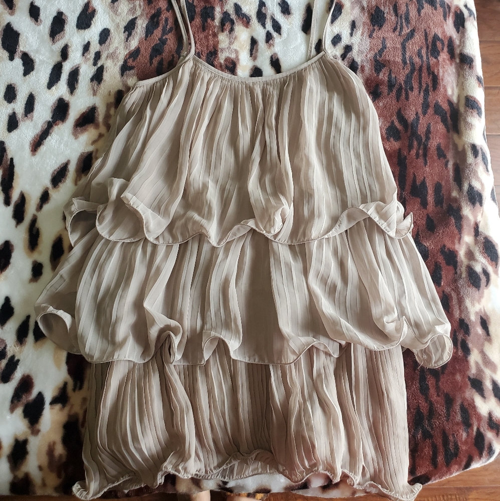 (3 for $20) H&M Ruffled Tiered Tank Top